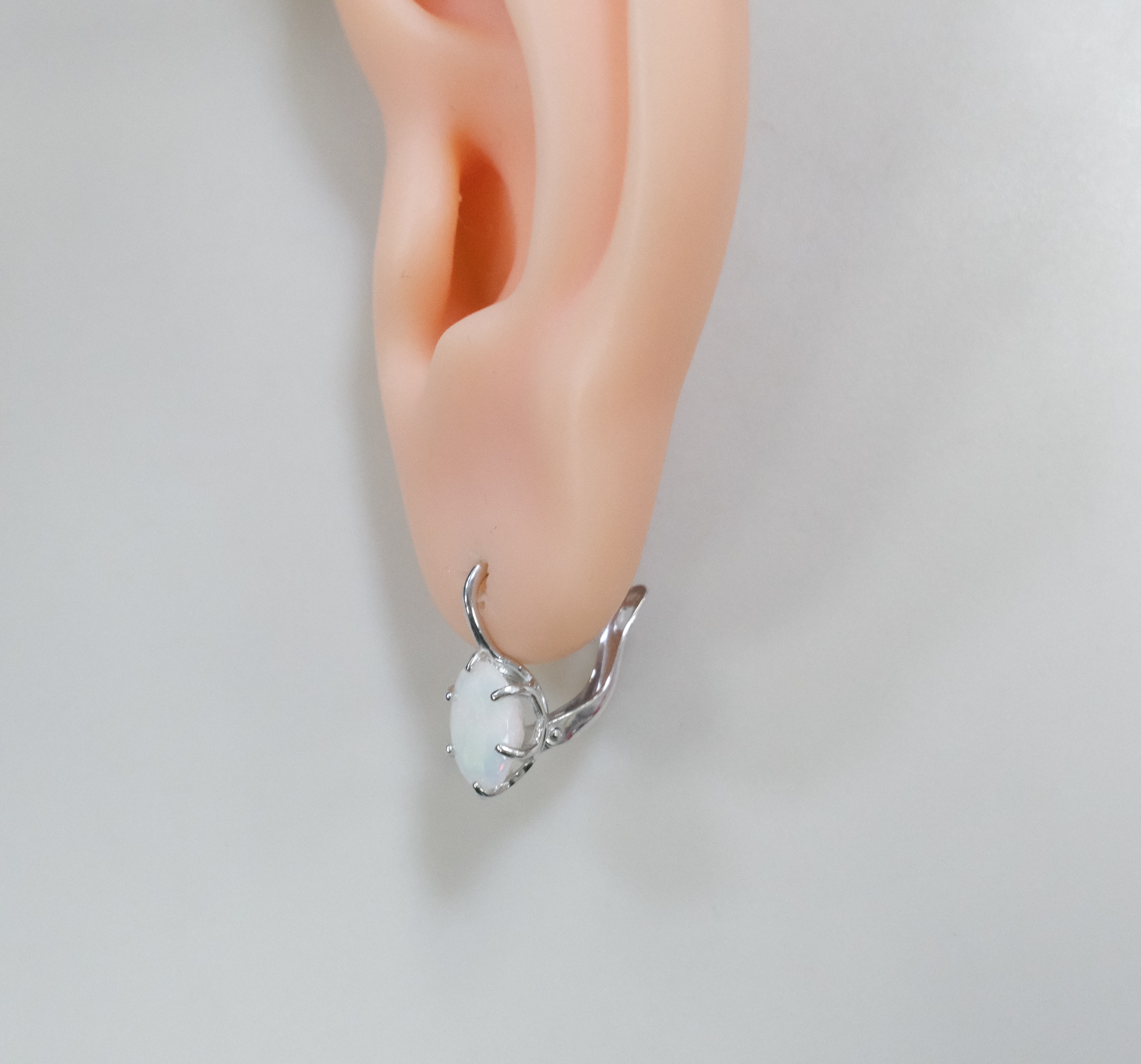 Серебряные серьги с опалами
